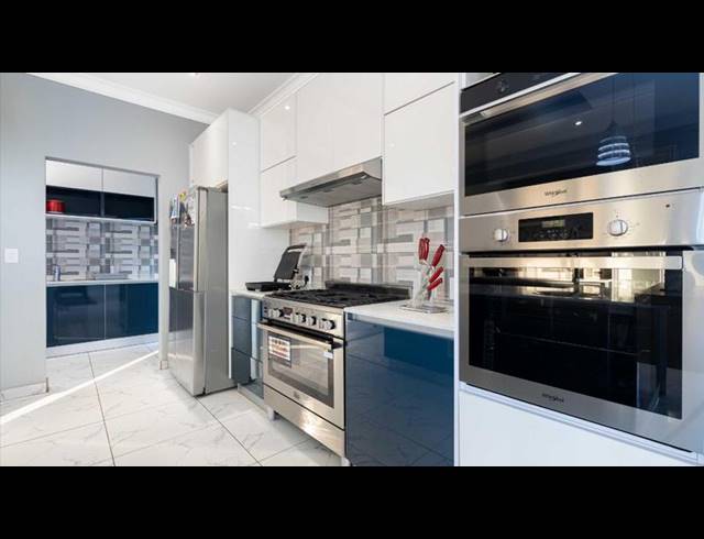 5 BEDROOM HOUSE FOR SALE IN MIDSTREAM RIDGE